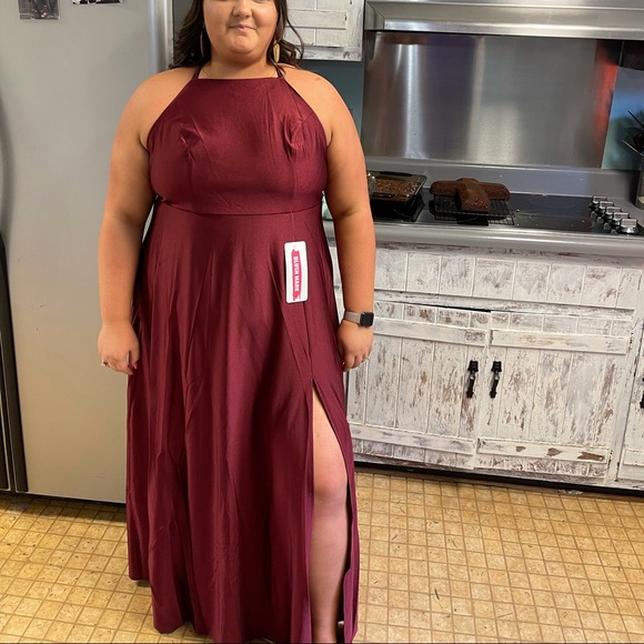maroon prom dress - Picture 2 of 3